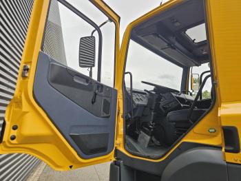 CF 85.330 ATI / 40 t/m CRANE / KRAN / 8.500 km!